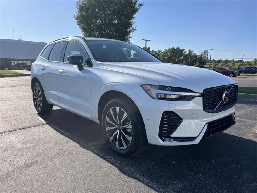 2025 Volvo XC60 B5 Plus photo 1