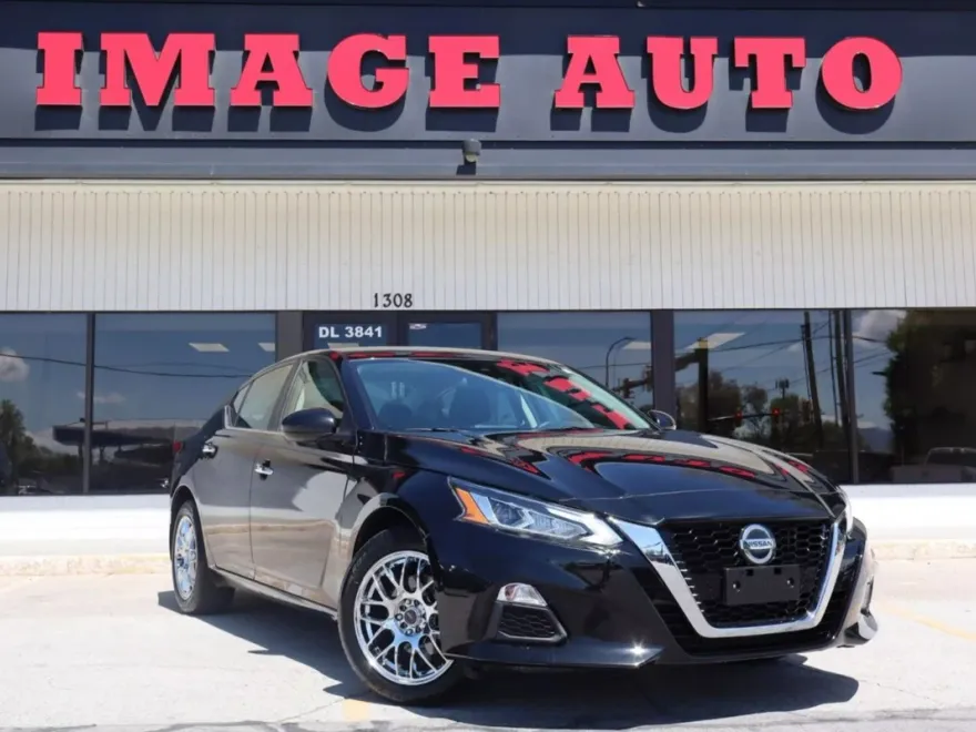 2022 Nissan Altima 2.5 SV photo 1