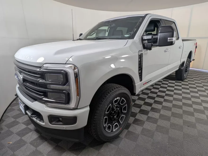 2025 Ford F-250 Platinum photo 1