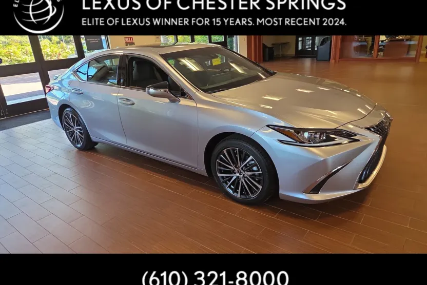 2025 Lexus ES 300h photo 1