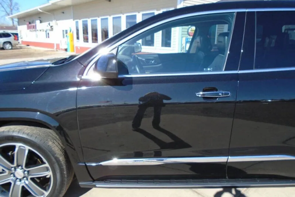 2017 Gmc Acadia Denali photo 1
