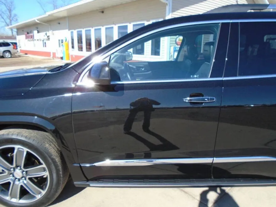 2017 Gmc Acadia Denali photo 1