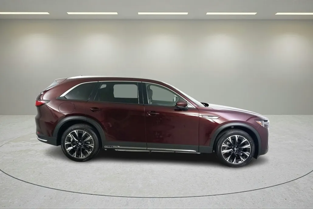 2024 Mazda CX-90 Plug-in Hybrid Premium photo 2