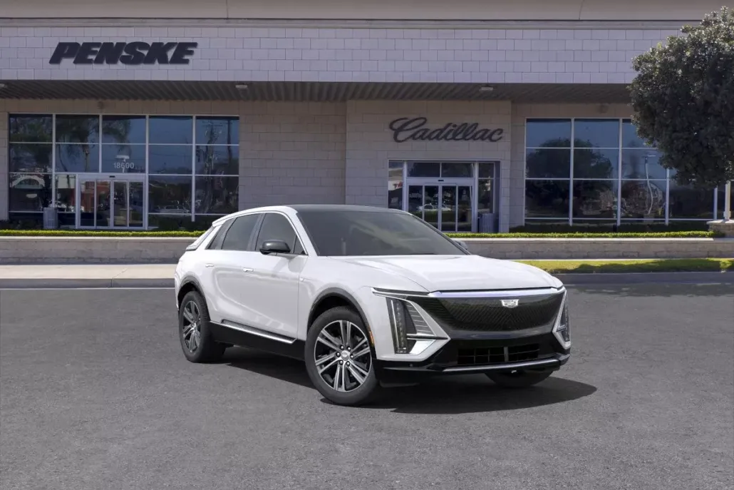 2025 Cadillac Lyriq Luxury photo 1