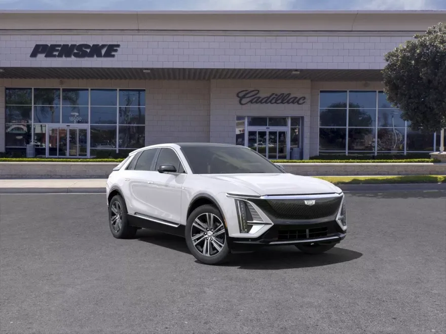 2025 Cadillac Lyriq Luxury photo 1