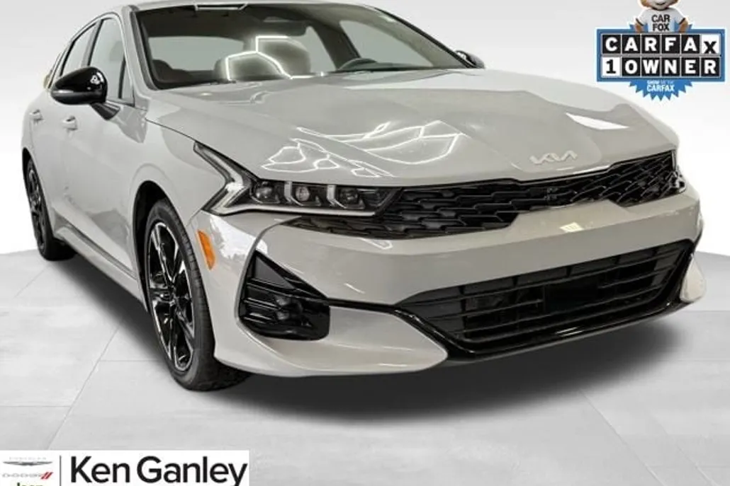 2023 Kia K5 GT-Line photo 1