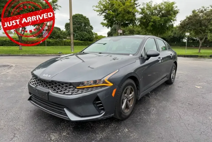 2022 Kia K5 LXS photo 1