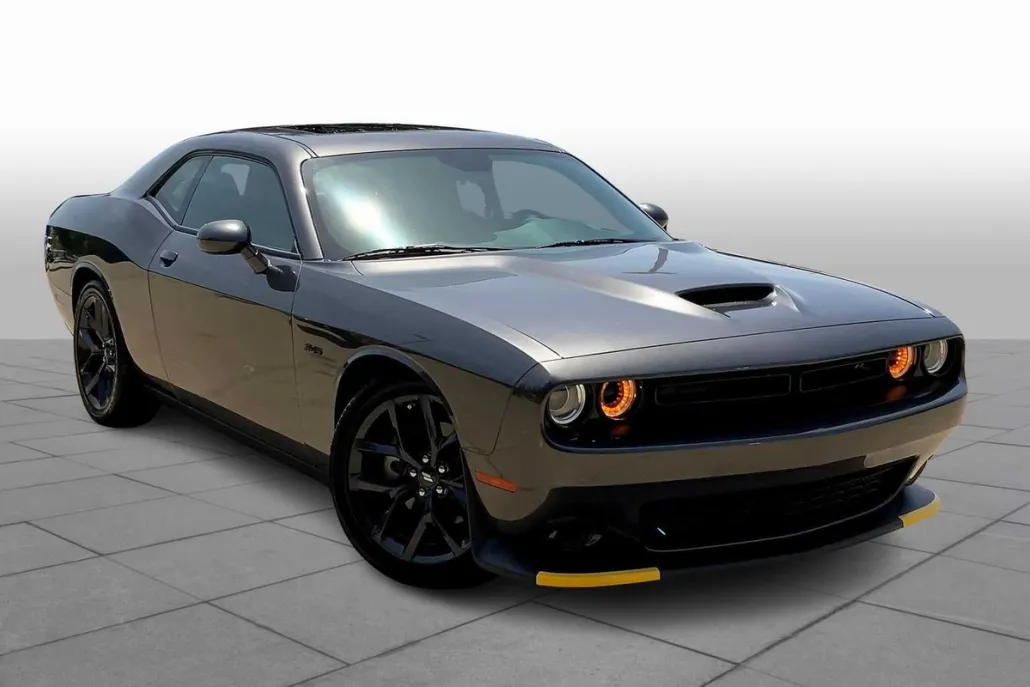 2023 Dodge Challenger R/T photo 1
