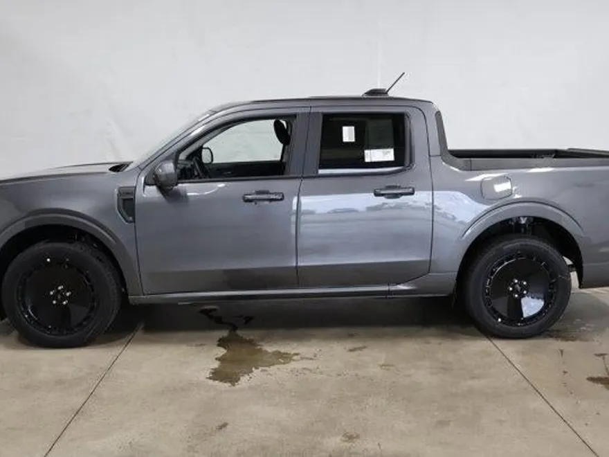2025 Ford Maverick photo 1