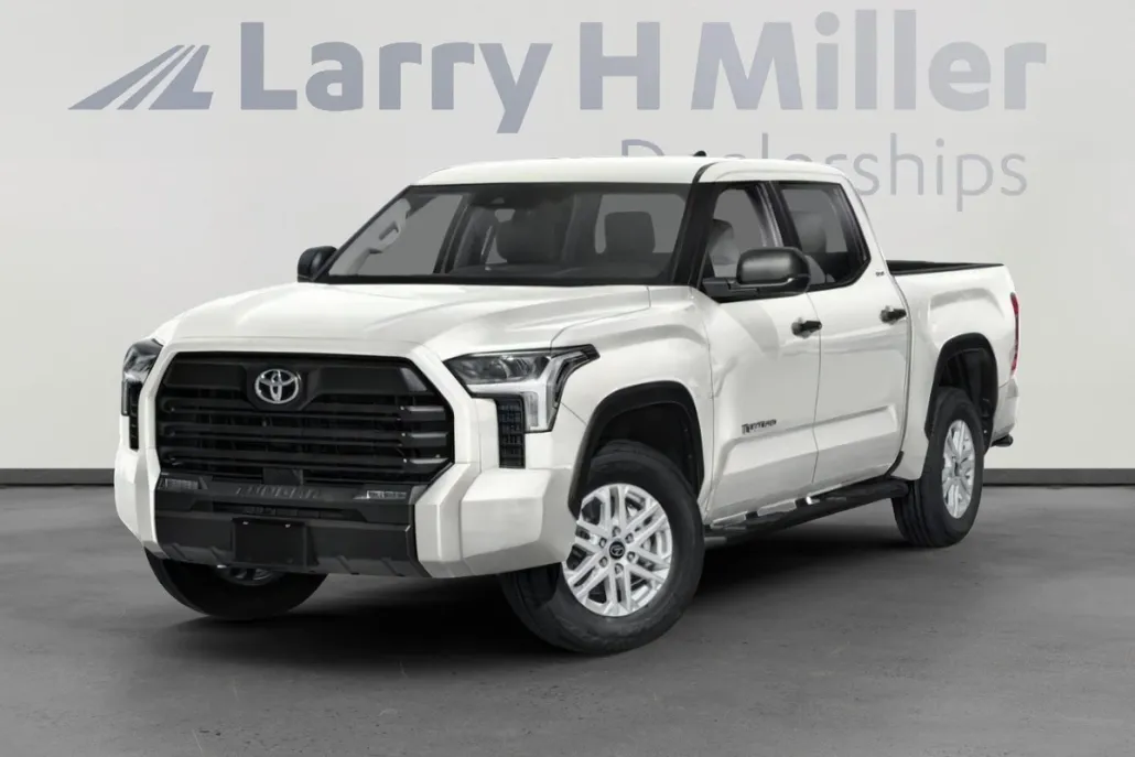 2025 Toyota Tundra SR5 CrewMax photo 1