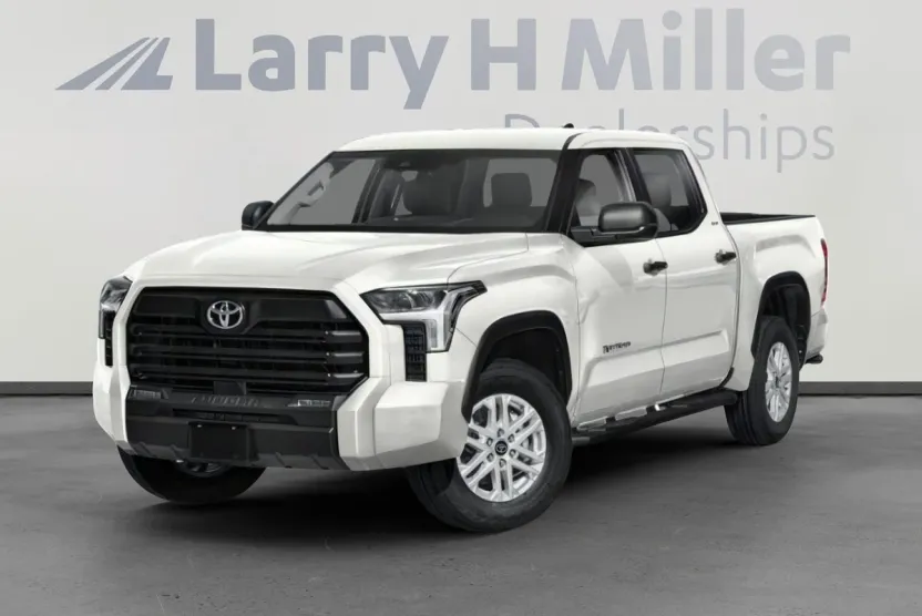 2025 Toyota Tundra SR5 CrewMax photo 1