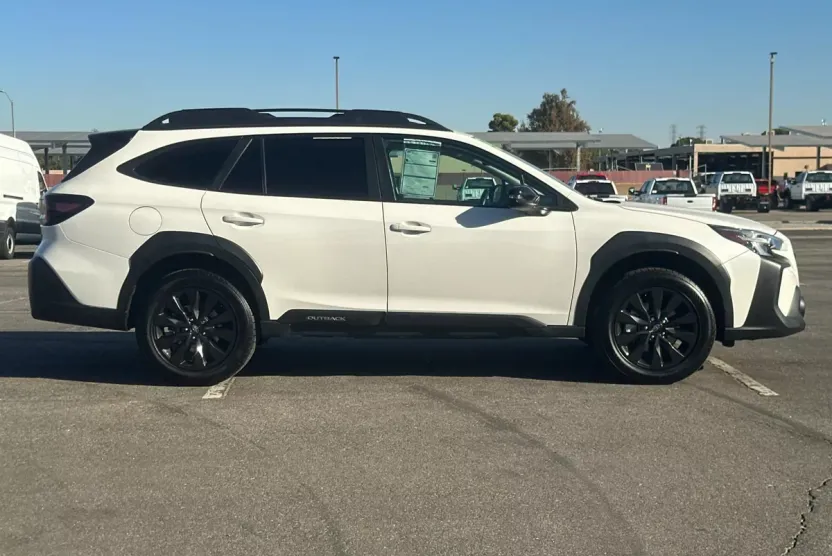 2023 Subaru Outback Onyx Edition photo 1