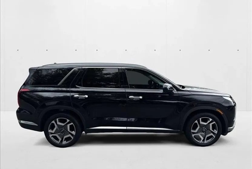 2024 Hyundai Palisade Limited photo 1