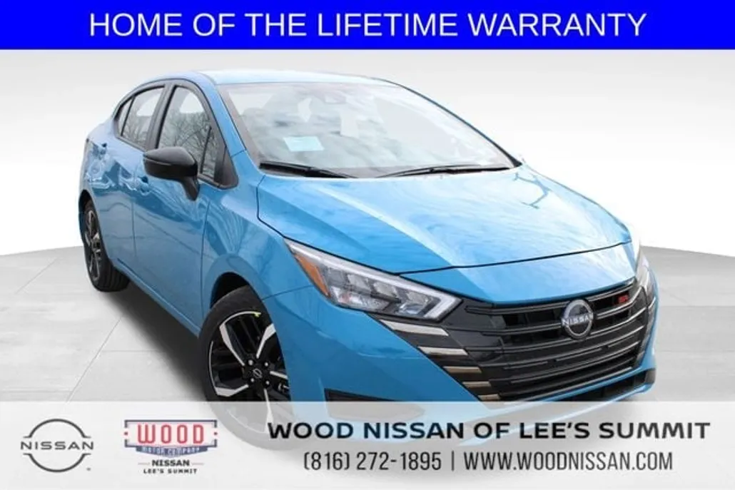 2025 Nissan Versa SR photo 1