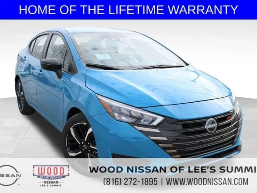 2025 Nissan Versa SR photo 1