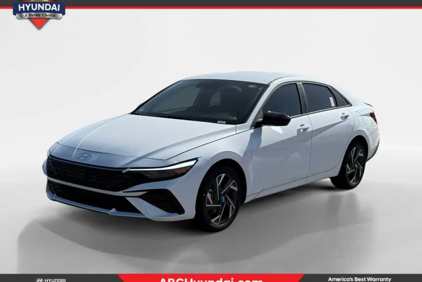2025 Hyundai Elantra SEL Sport photo 1
