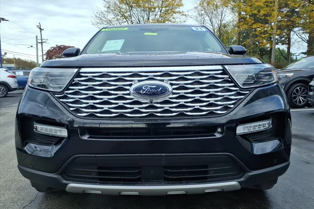 2021 Ford Explorer Platinum photo 1