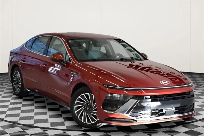 2024 Hyundai Sonata Hybrid SEL photo 1