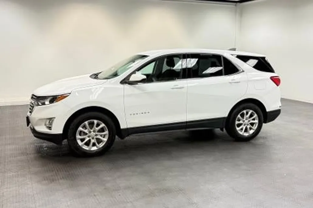 2020 Chevrolet Equinox LT photo 1