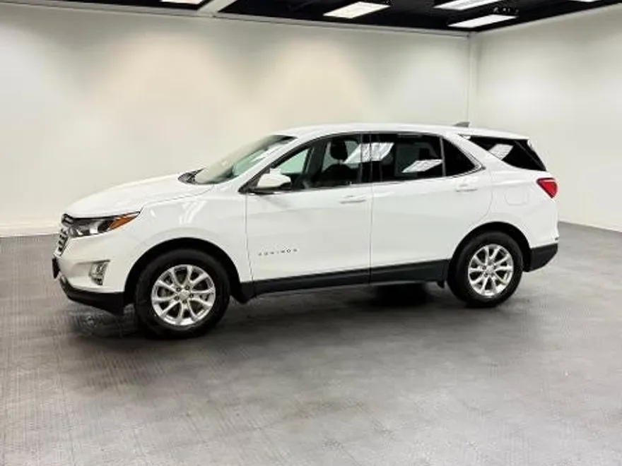 2020 Chevrolet Equinox LT photo 1