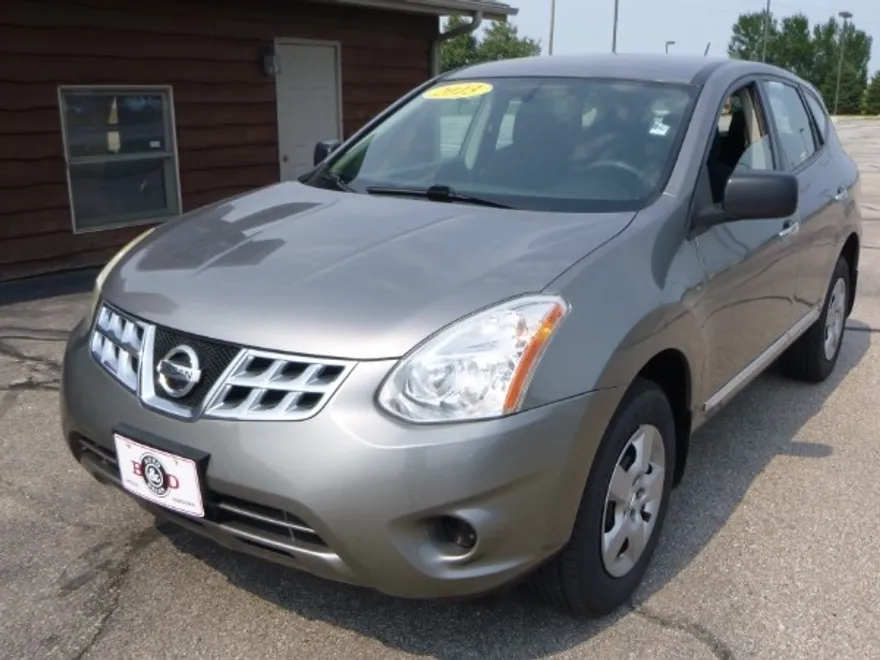 2013 Nissan Rogue S photo 2