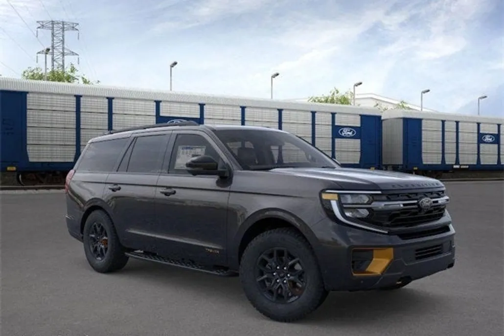2025 Ford Expedition photo 1