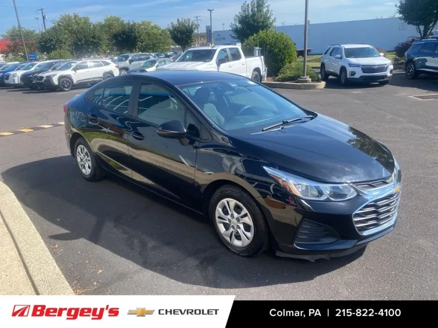 2019 Chevrolet Cruze LS photo 1
