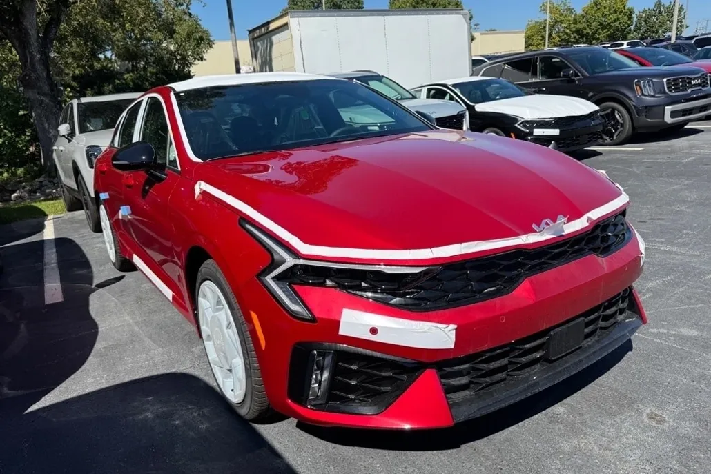 2026 Kia K5 GT-Line photo 1