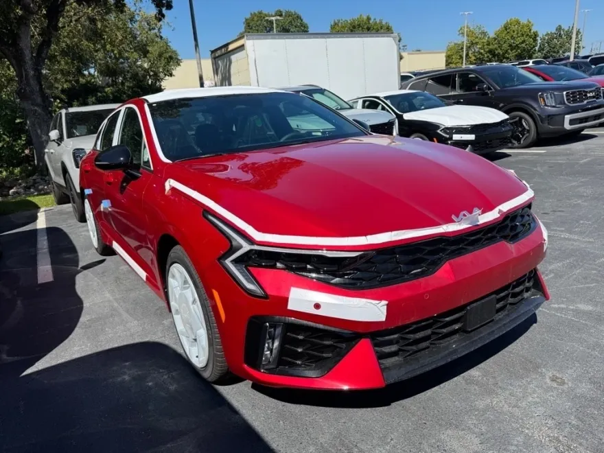 2026 Kia K5 GT-Line photo 1