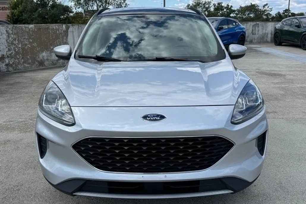 2020 Ford Escape SE photo 1