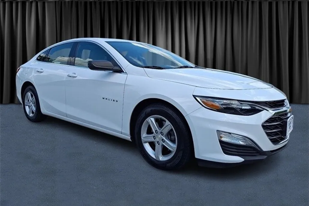 2020 Chevrolet Malibu LS photo 1
