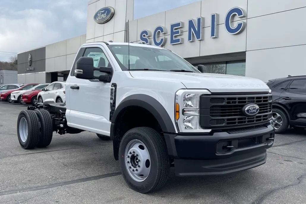 2025 Ford F-550 XL photo 1