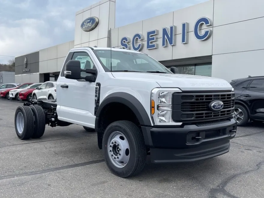 2025 Ford F-550 XL photo 1