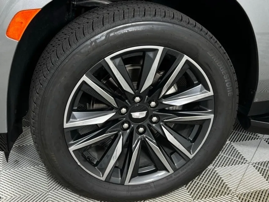 2023 Cadillac Escalade Sport photo 1