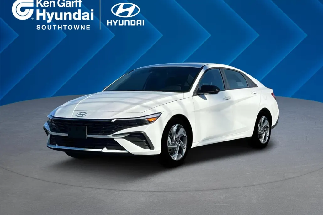 2025 Hyundai Elantra SEL Sport photo 1