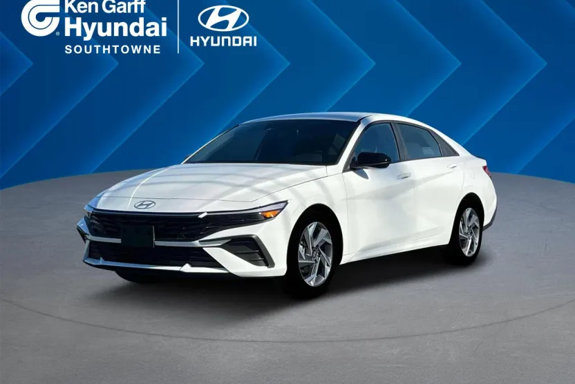2025 Hyundai Elantra SEL Sport photo 1