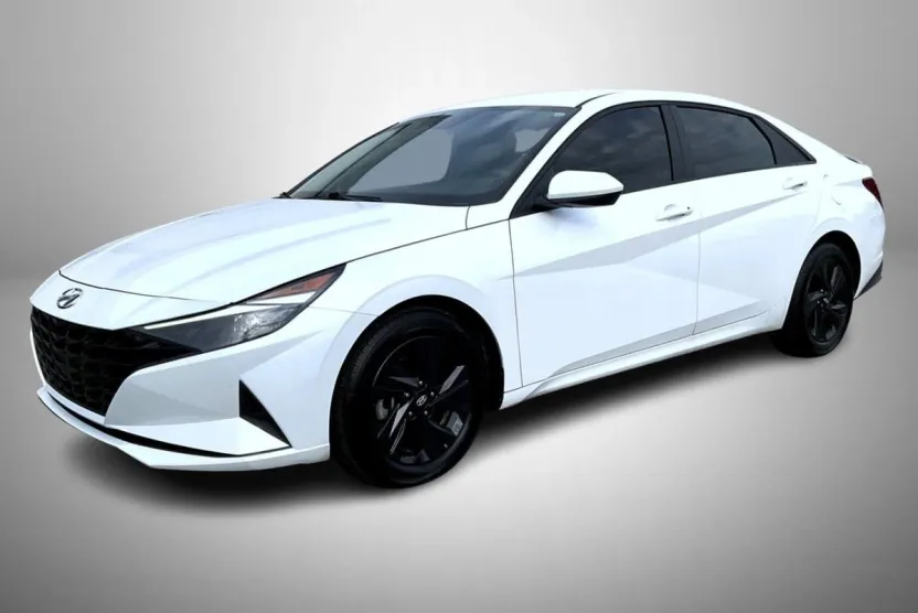 2021 Hyundai Elantra SEL photo 1