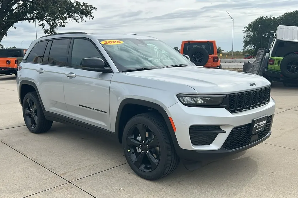 2025 Jeep Grand Cherokee Altitude X photo 1