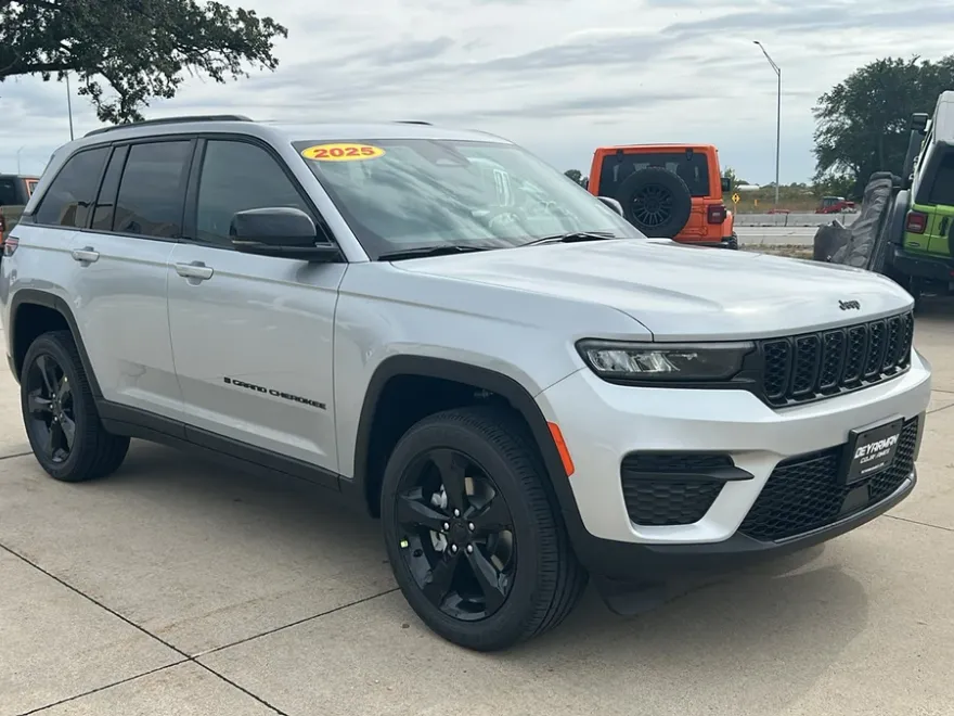 2025 Jeep Grand Cherokee Altitude X photo 1