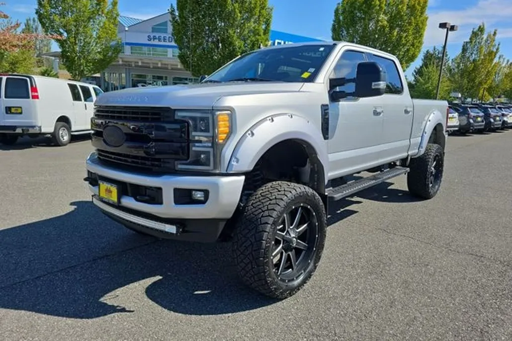 2019 Ford F-250 Lariat photo 1