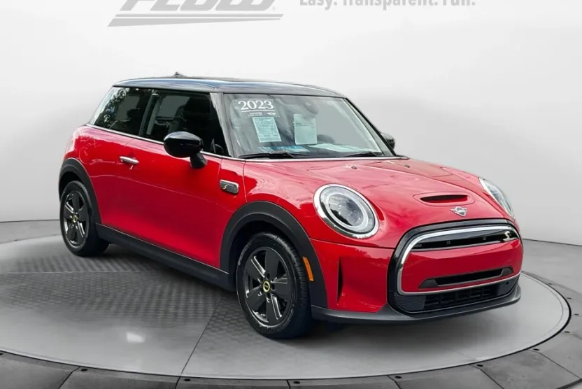 2023 Mini Cooper SE Hardtop photo 1