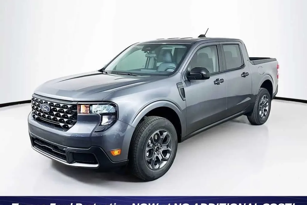 2025 Ford Maverick XLT photo 1