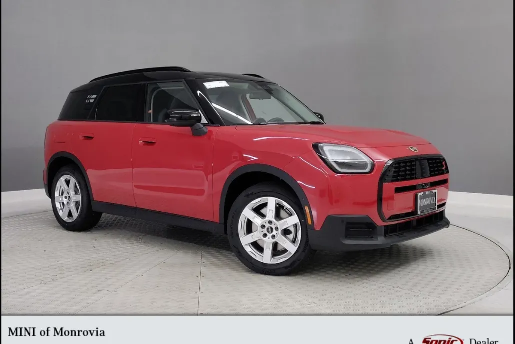 2025 Mini Countryman Iconic photo 1