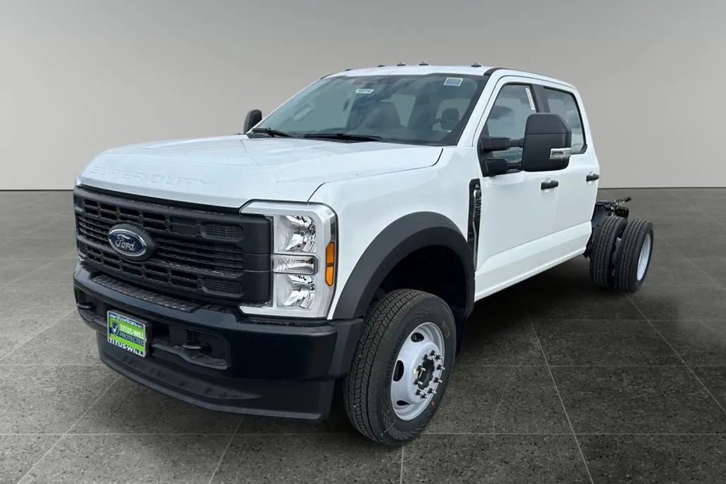 2025 Ford F-550 XL photo 1