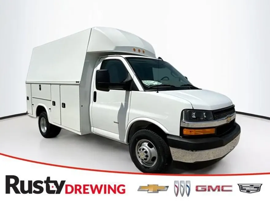 2024 Chevrolet Express Cutaway 3500 Work photo 1