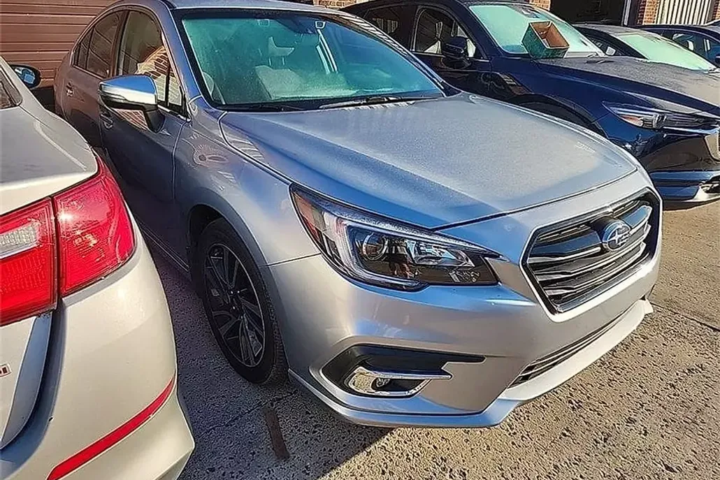2019 Subaru Legacy 2.5i photo 1
