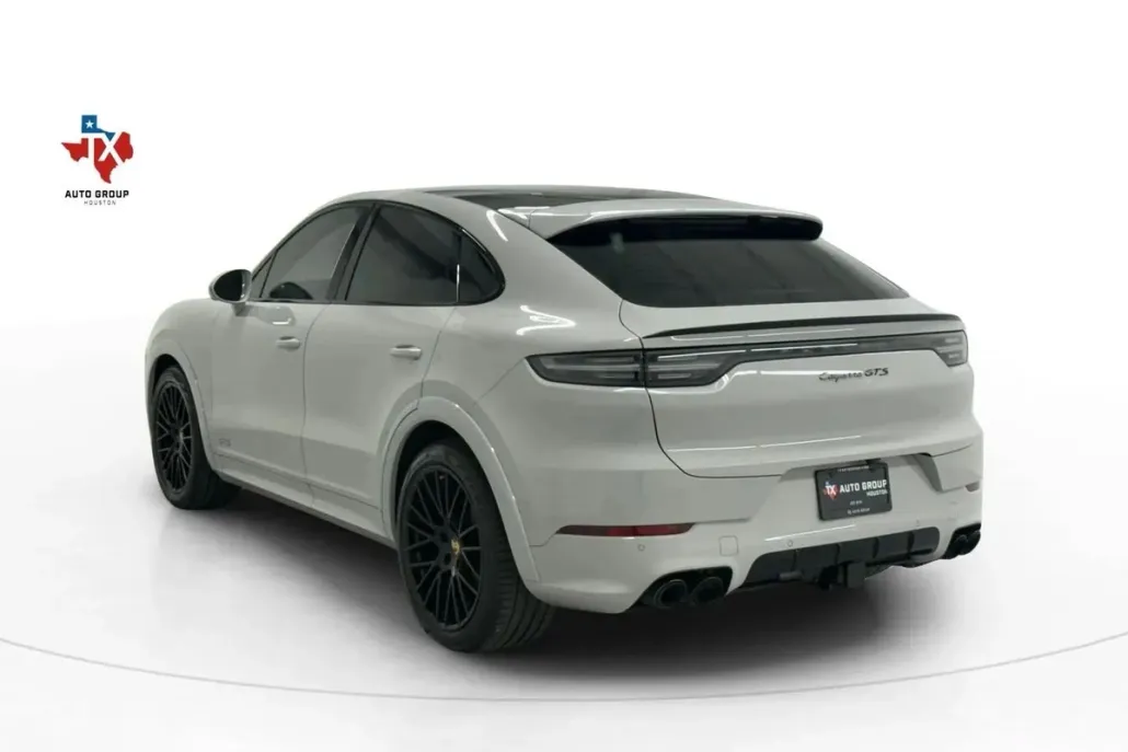 2021 Porsche Cayenne Coupe GTS photo 1