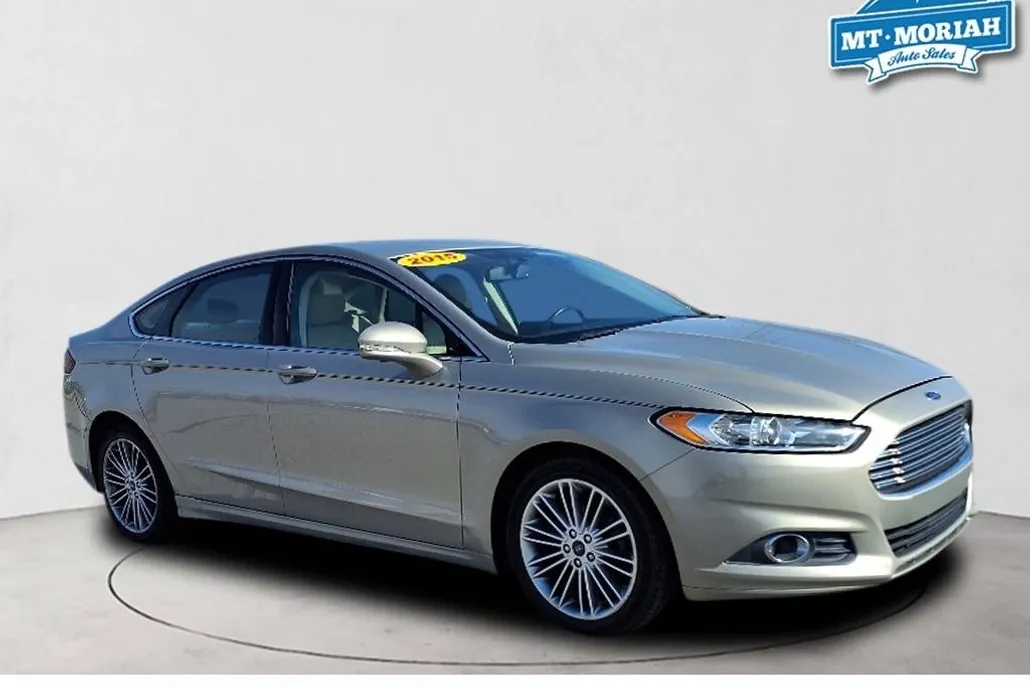 2015 Ford Fusion SE photo 1