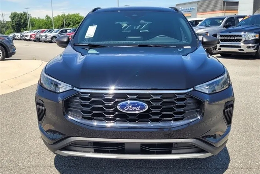 2025 Ford Escape Hybrid ST-Line photo 1