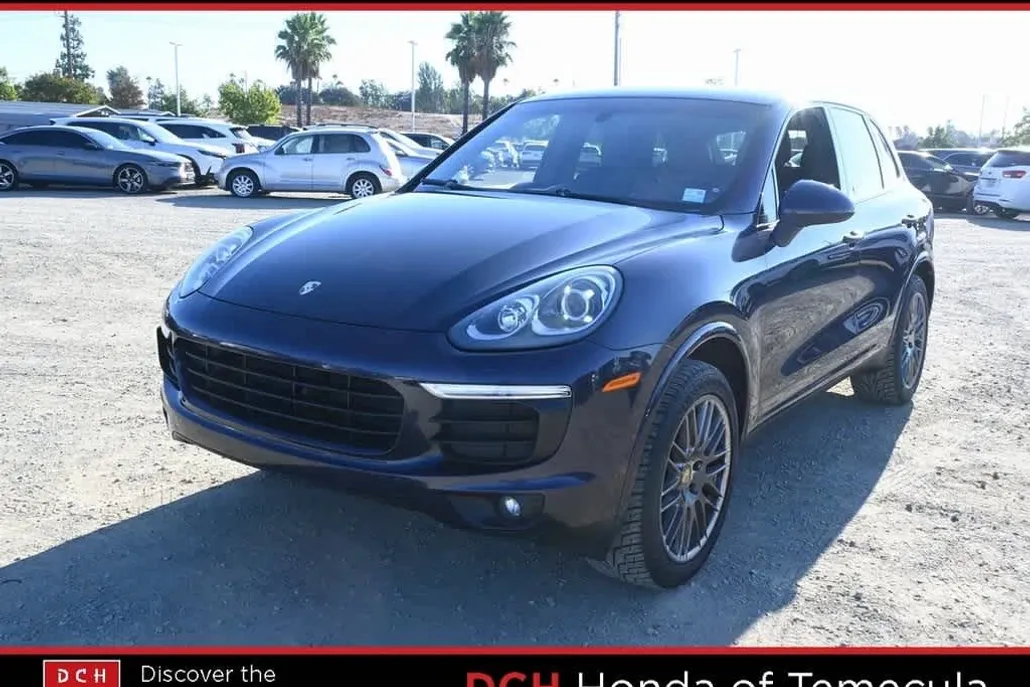 2017 Porsche Cayenne Platinum Edition photo 1